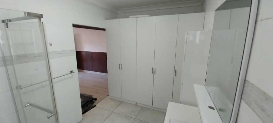4 Bedroom Property for Sale in Beacon Bay Eastern Cape